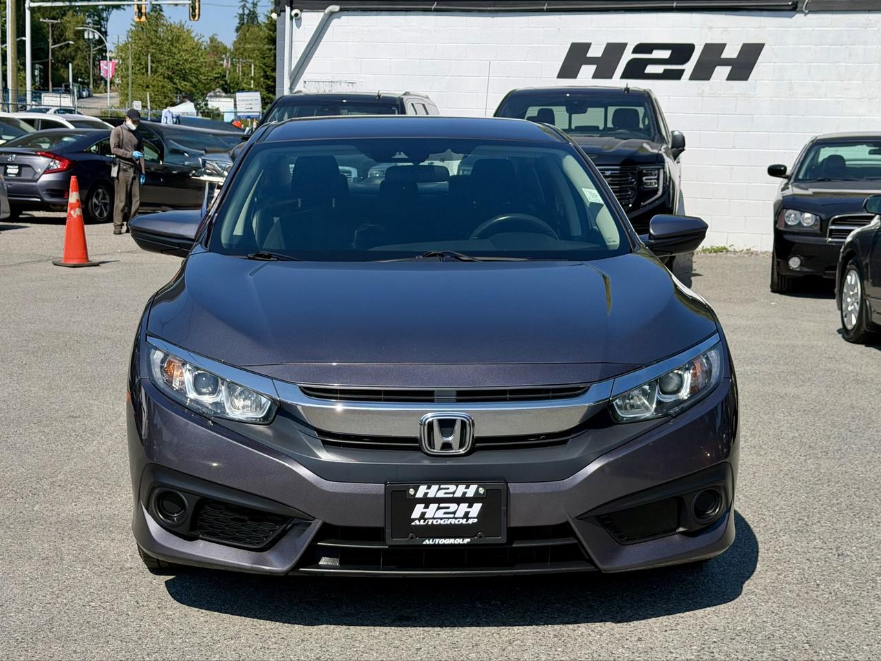 2018 Honda Civic FINANCING AVAILABLE Photo2
