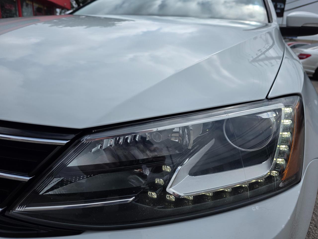 2017 Volkswagen Jetta HIGHLINE Photo