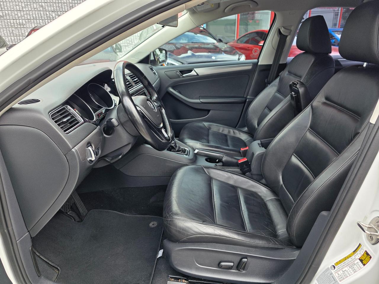 2017 Volkswagen Jetta HIGHLINE Photo