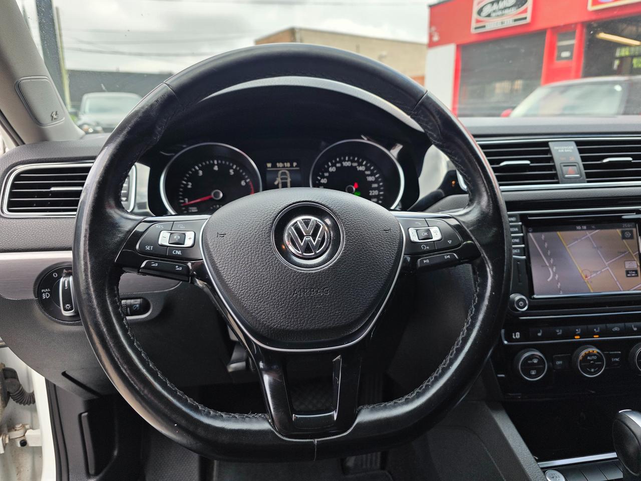 2017 Volkswagen Jetta HIGHLINE Photo