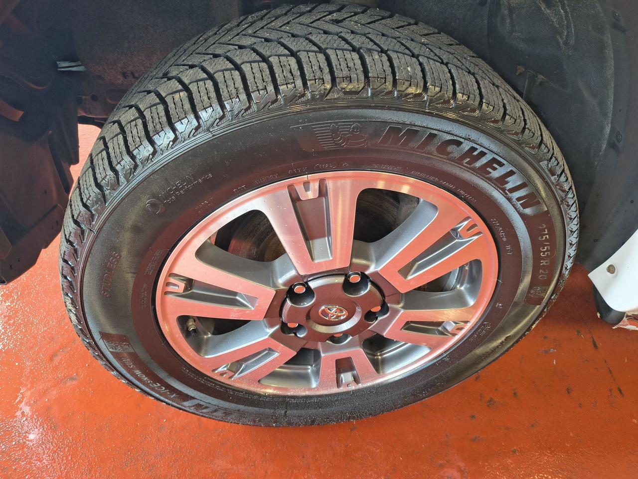 2020 Toyota Tundra Platinum Photo0