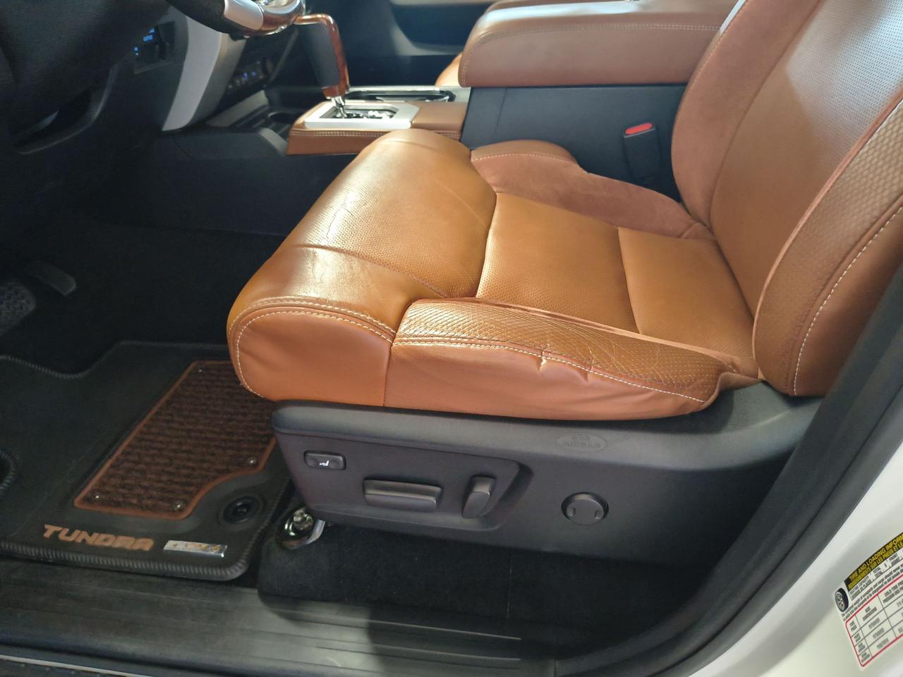 2020 Toyota Tundra Platinum Photo0