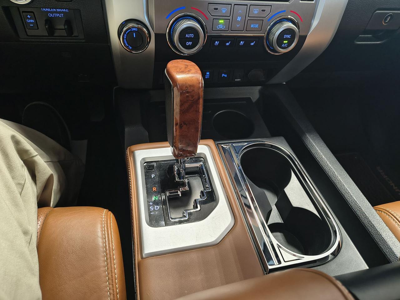 2020 Toyota Tundra Platinum Photo0