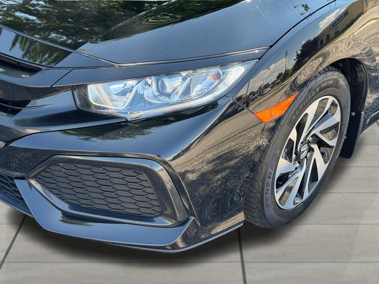 2017 Honda Civic LX Hatchback+ONE OWNER+CLEAN CARFAX Photo