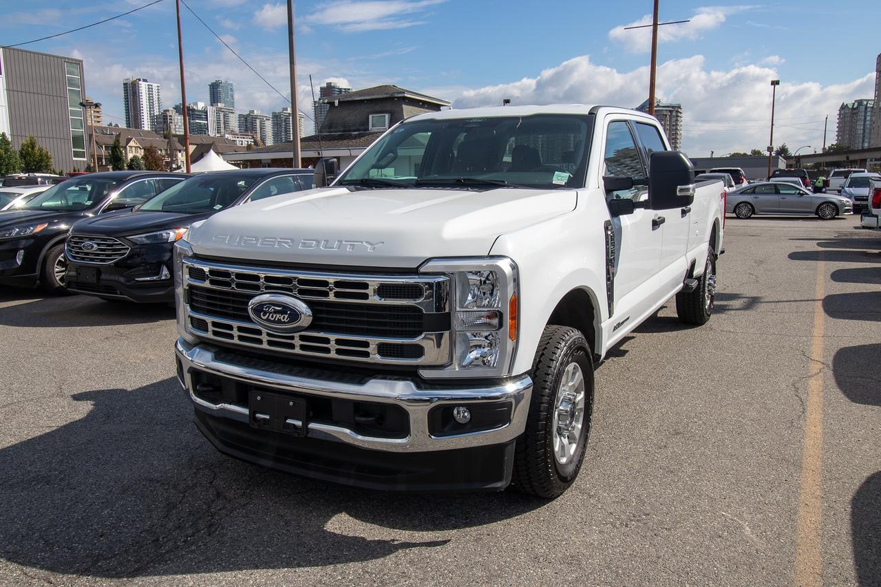 White 2024 Ford F-350 Super Duty Pickup Truck Four-Wheel Drive Automatic