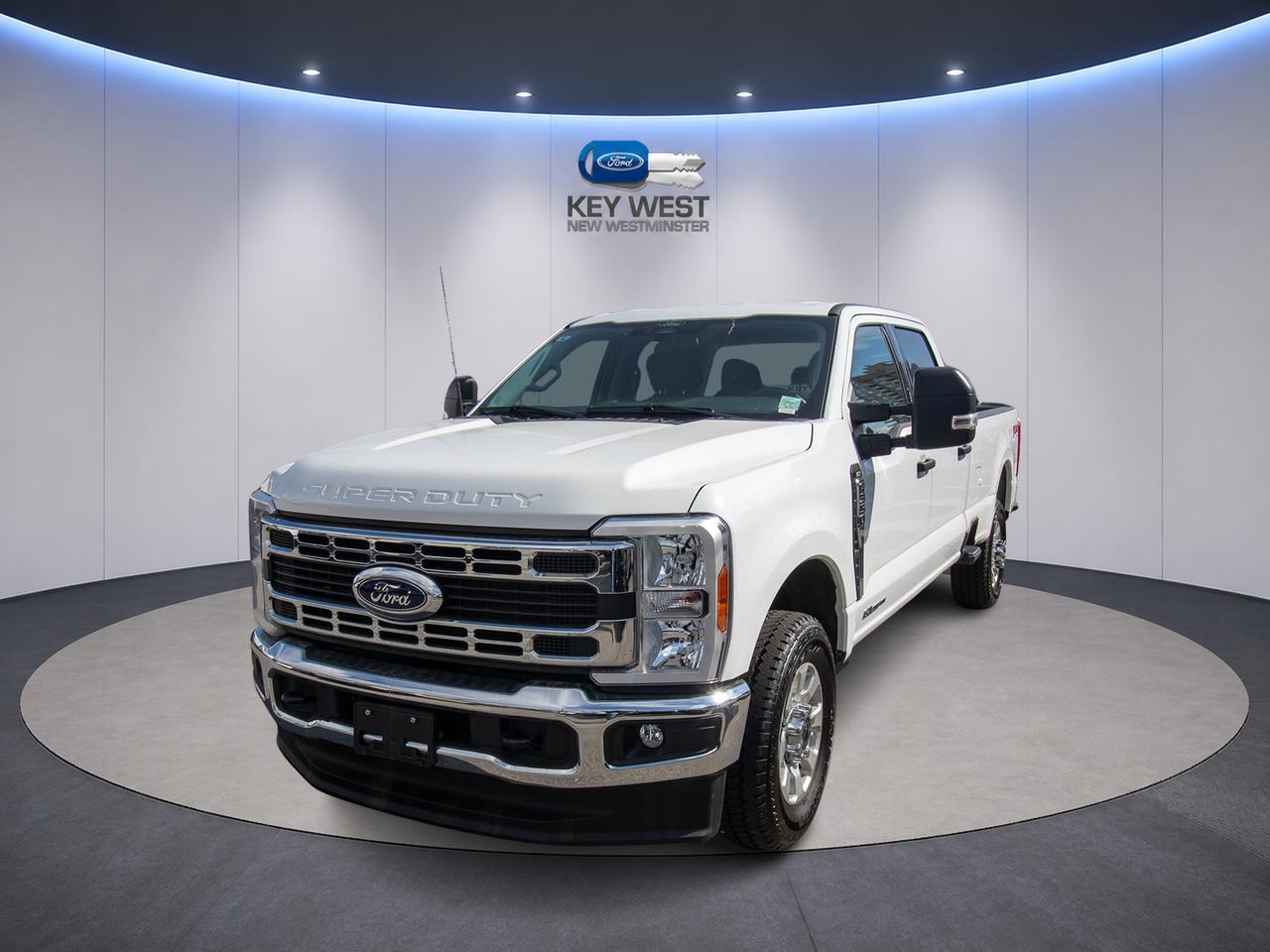 White 2024 Ford F-350 Super Duty Pickup Truck Four-Wheel Drive Automatic