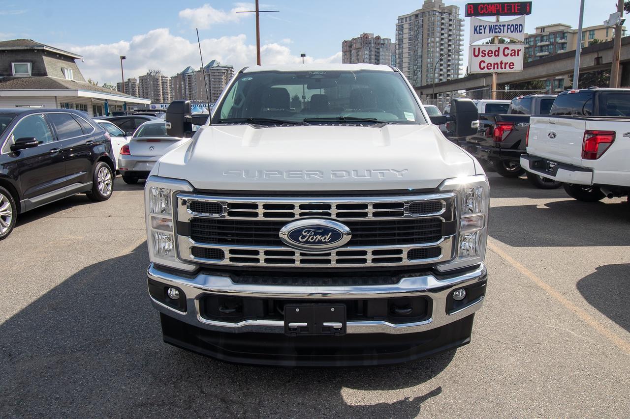 2024 Ford F-350 XLT 4WD Crew Cab 6.75' Box Photo2