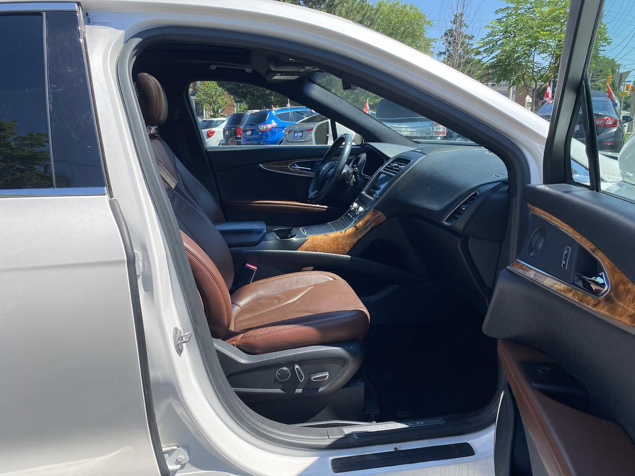 2016 Lincoln MKX Reserve/NO Accidents/AWD/Leather/PanoRoof/Navi/Cam Photo