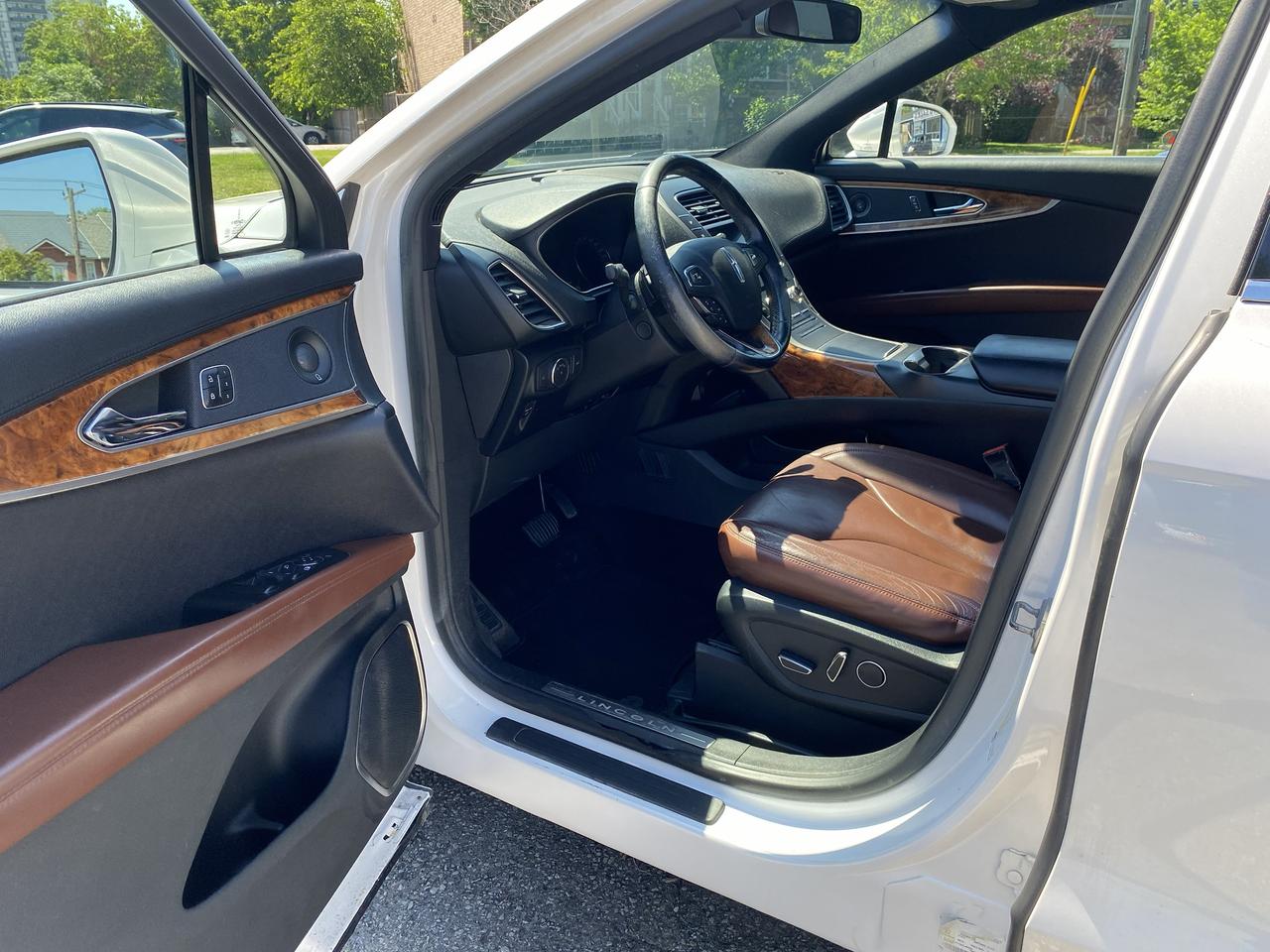 2016 Lincoln MKX Reserve/NO Accidents/AWD/Leather/PanoRoof/Navi/Cam Photo