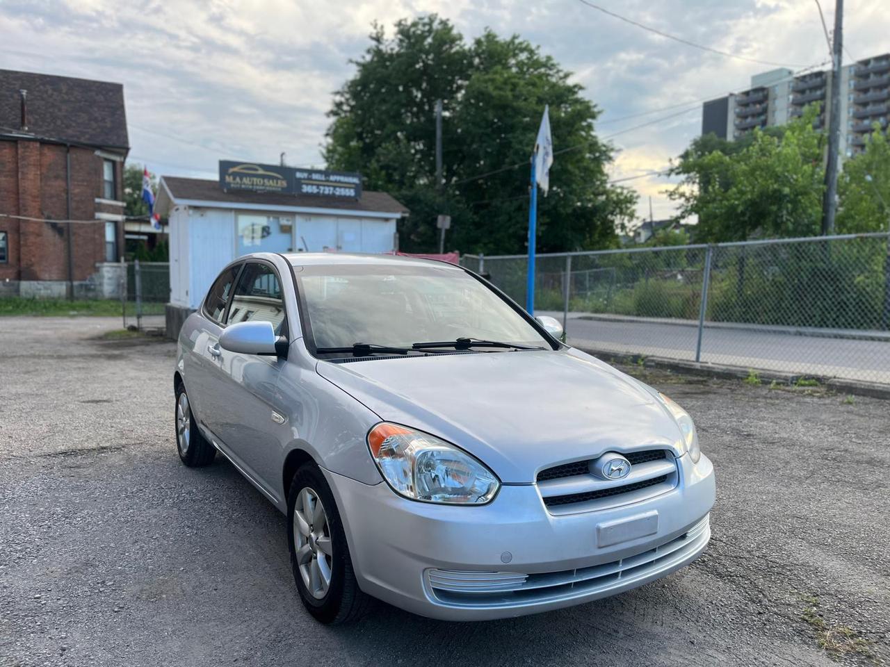 Used 2009 Hyundai Accent 3dr HB Auto GL for sale in Hamilton, ON