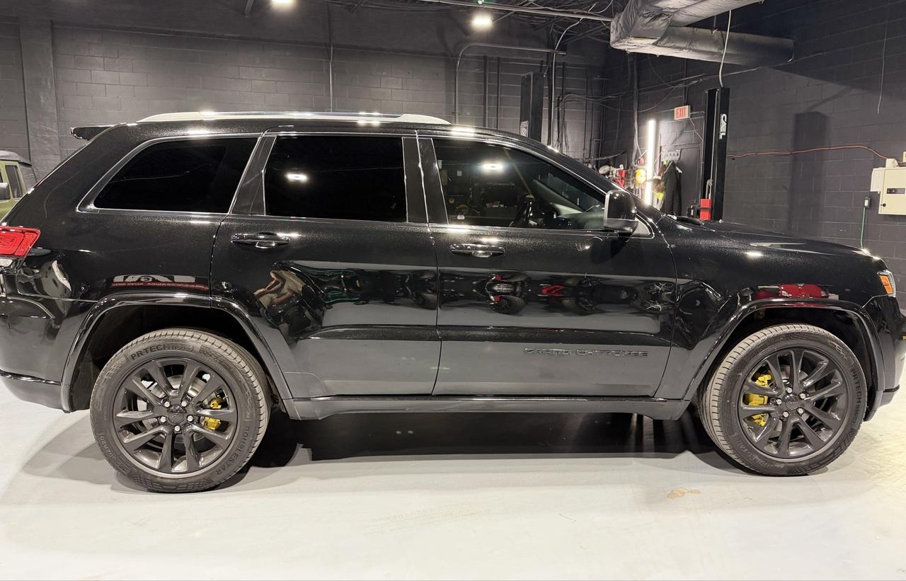 2020 Jeep Grand Cherokee Laredo E - Photo #3