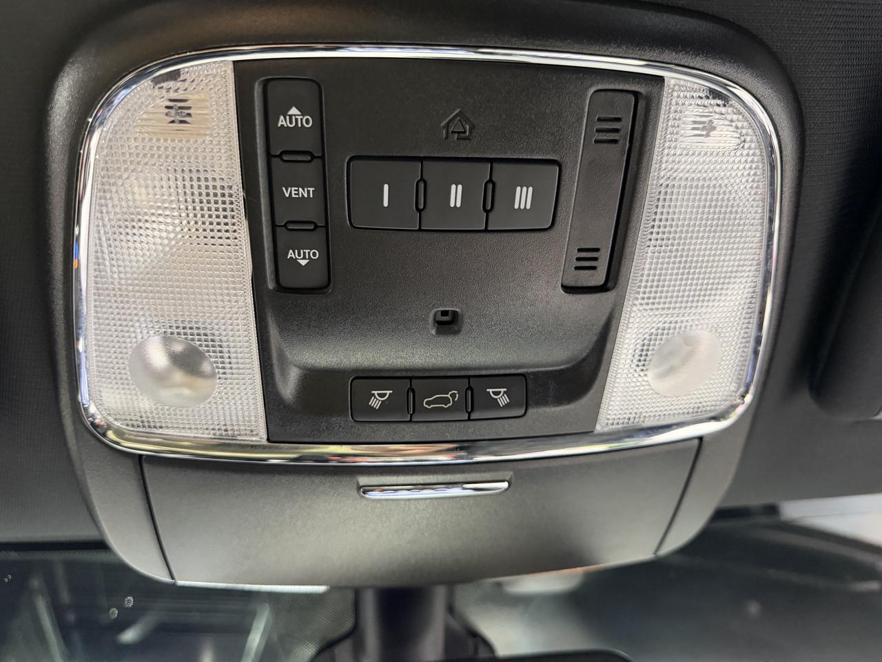 2020 Jeep Grand Cherokee Laredo E Photo