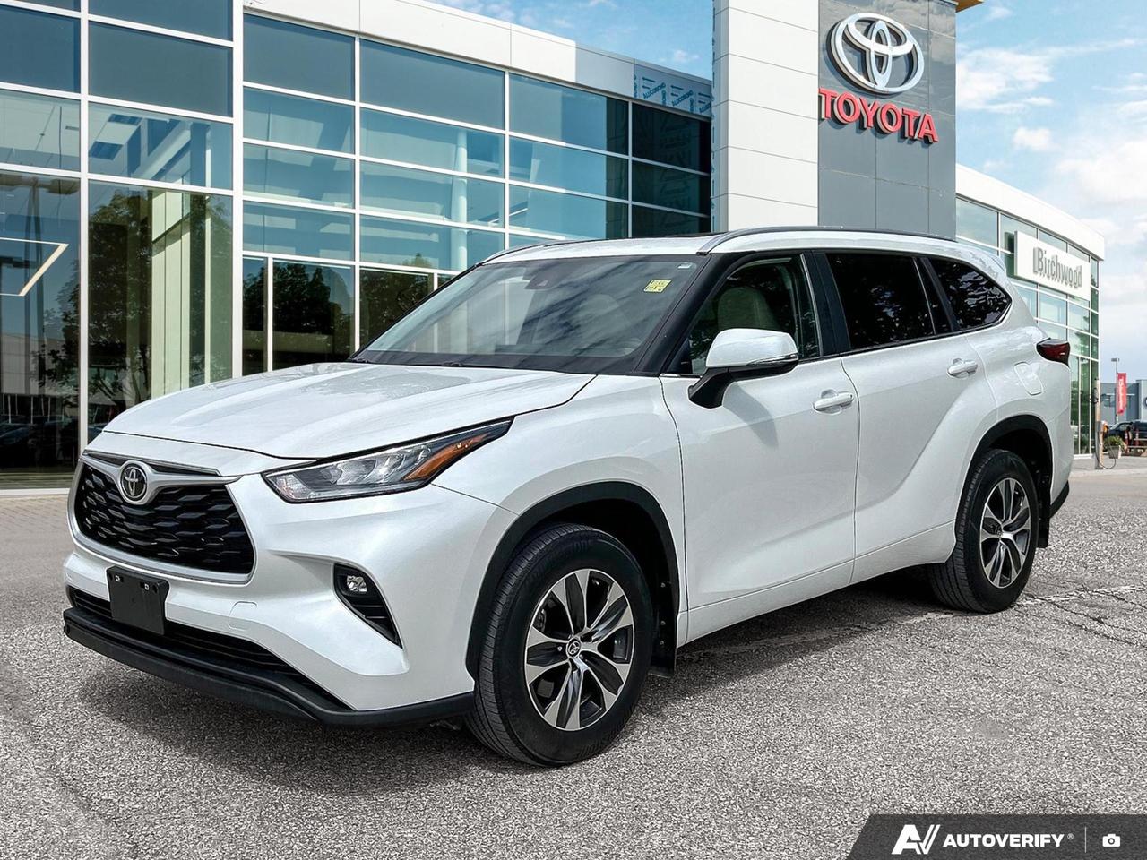 Used 2023 Toyota Highlander XLE for sale in Winnipeg, MB
