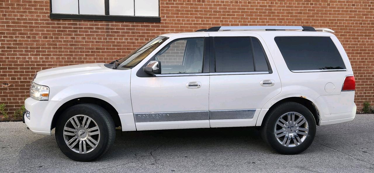 2010 Lincoln Navigator 4WD 4dr Ultimate Photo5