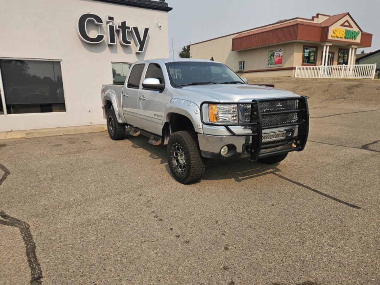 Used 2012 GMC Sierra 1500 SLE for sale in Medicine Hat, AB