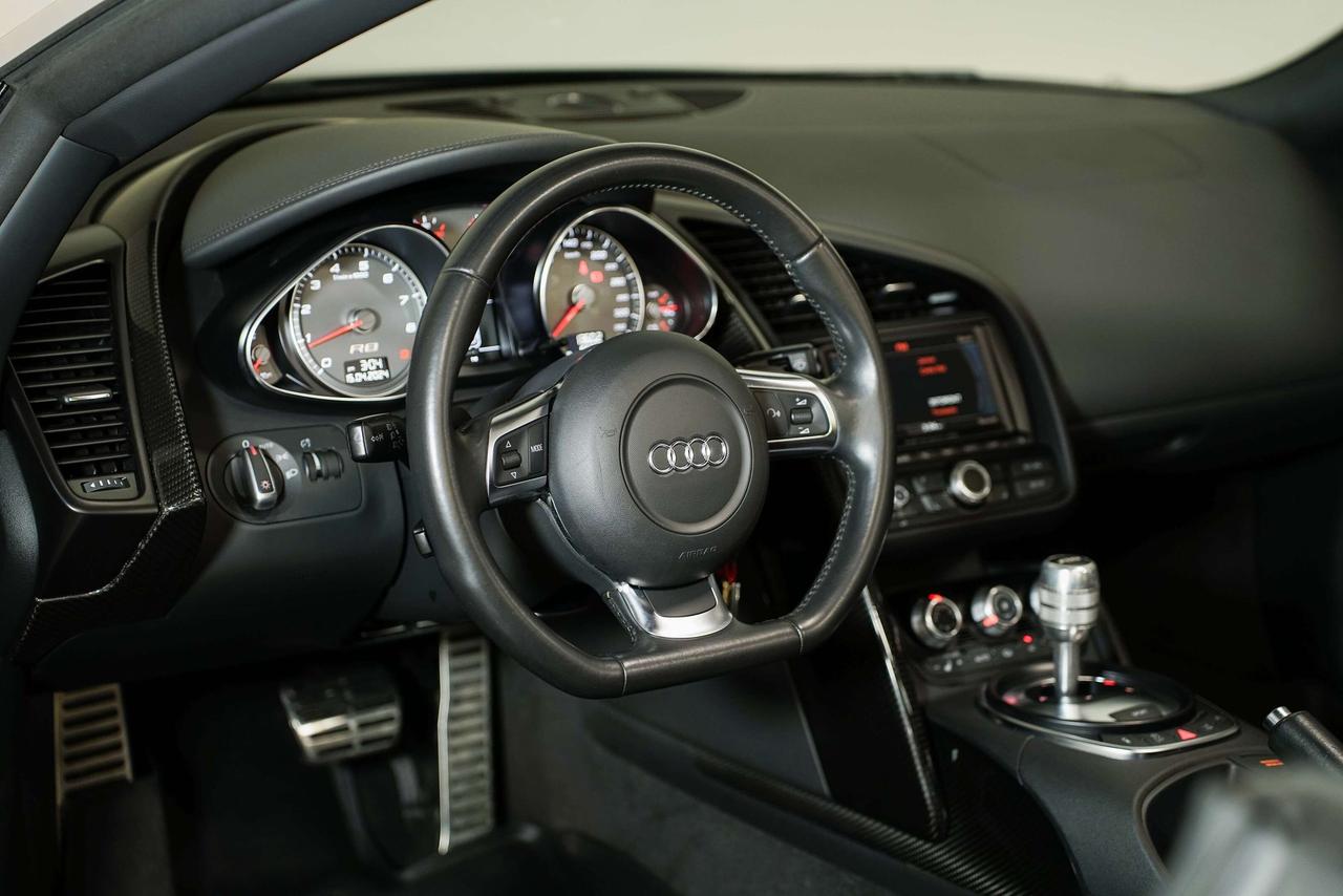2012 Audi R8 4.2L V8 | SPYDER | CARBON FIBER | 19 IN WHEELS Photo
