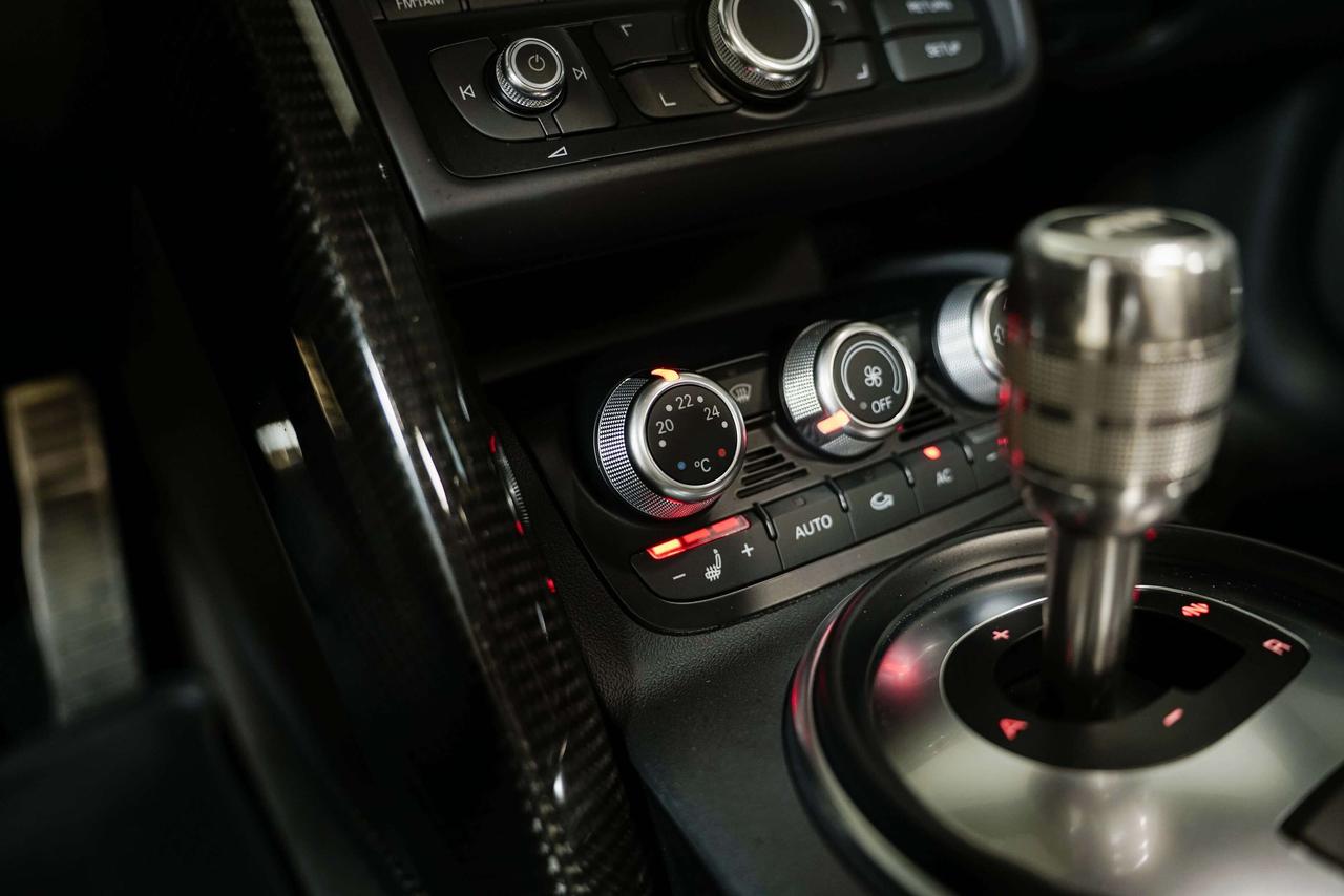 2012 Audi R8 4.2L V8 | SPYDER | CARBON FIBER | 19 IN WHEELS Photo