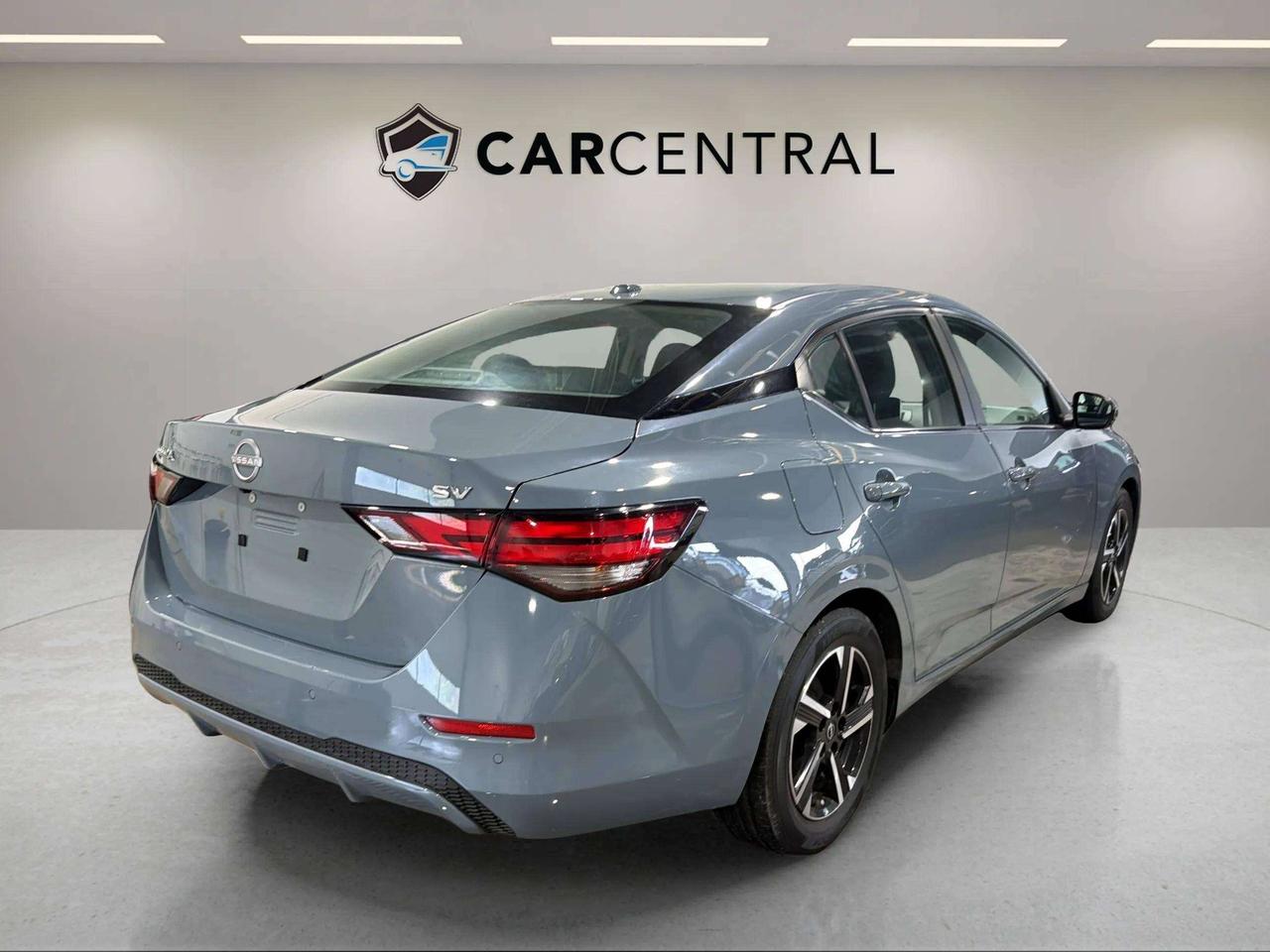 2024 Nissan Sentra SV| CLEAN CARFAX| CARPLAY | HTD SEATS| STARTER Photo