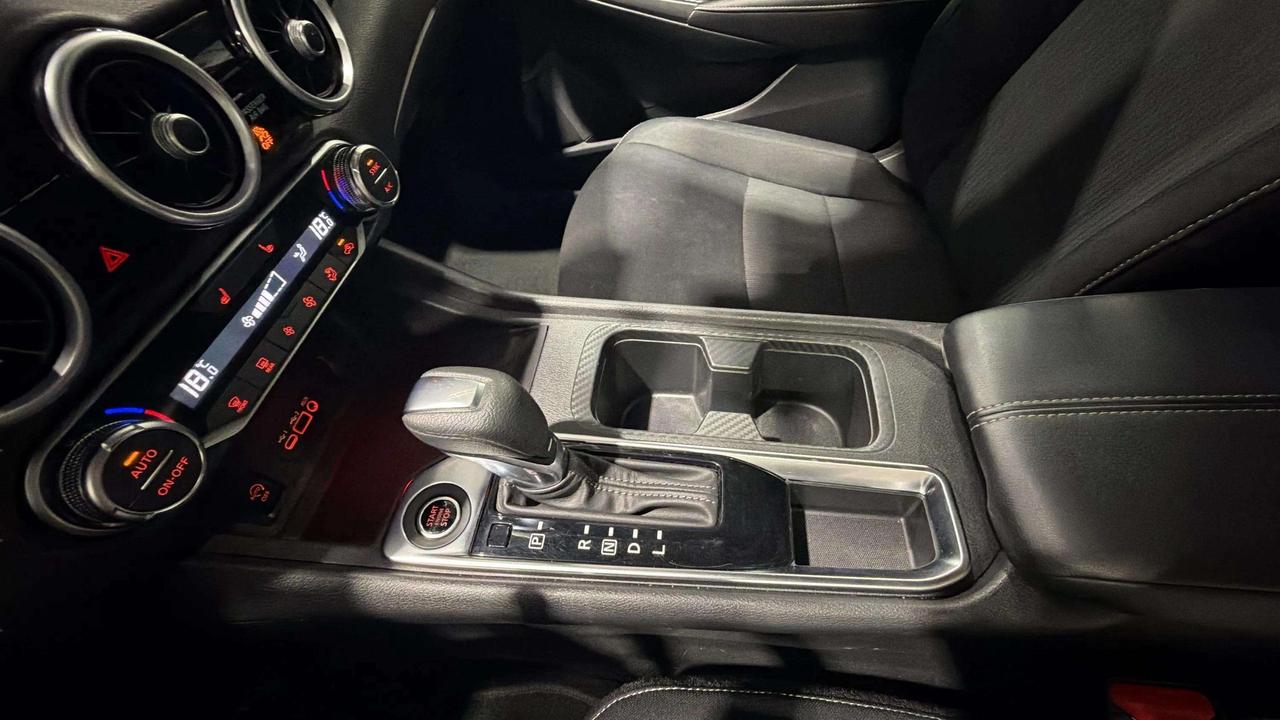2024 Nissan Sentra SV| CLEAN CARFAX| CARPLAY | HTD SEATS| STARTER Photo