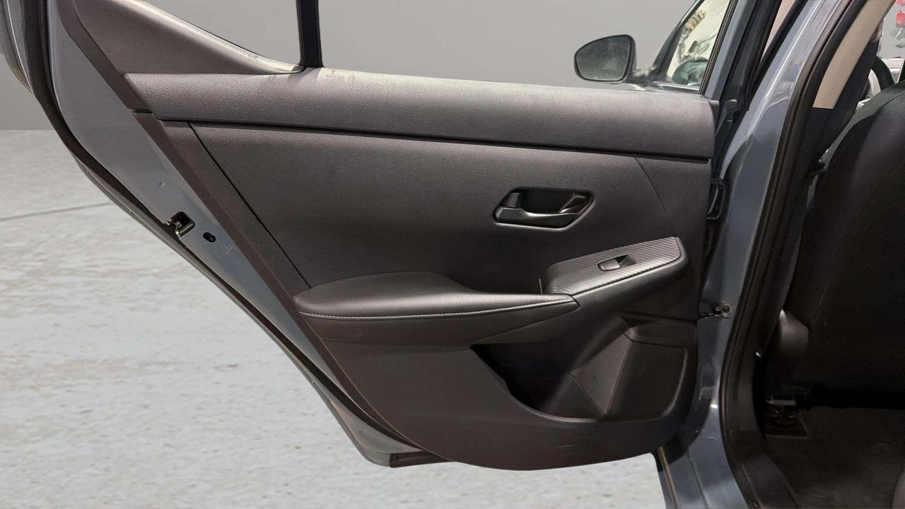2024 Nissan Sentra SV| CLEAN CARFAX| CARPLAY | HTD SEATS| STARTER Photo