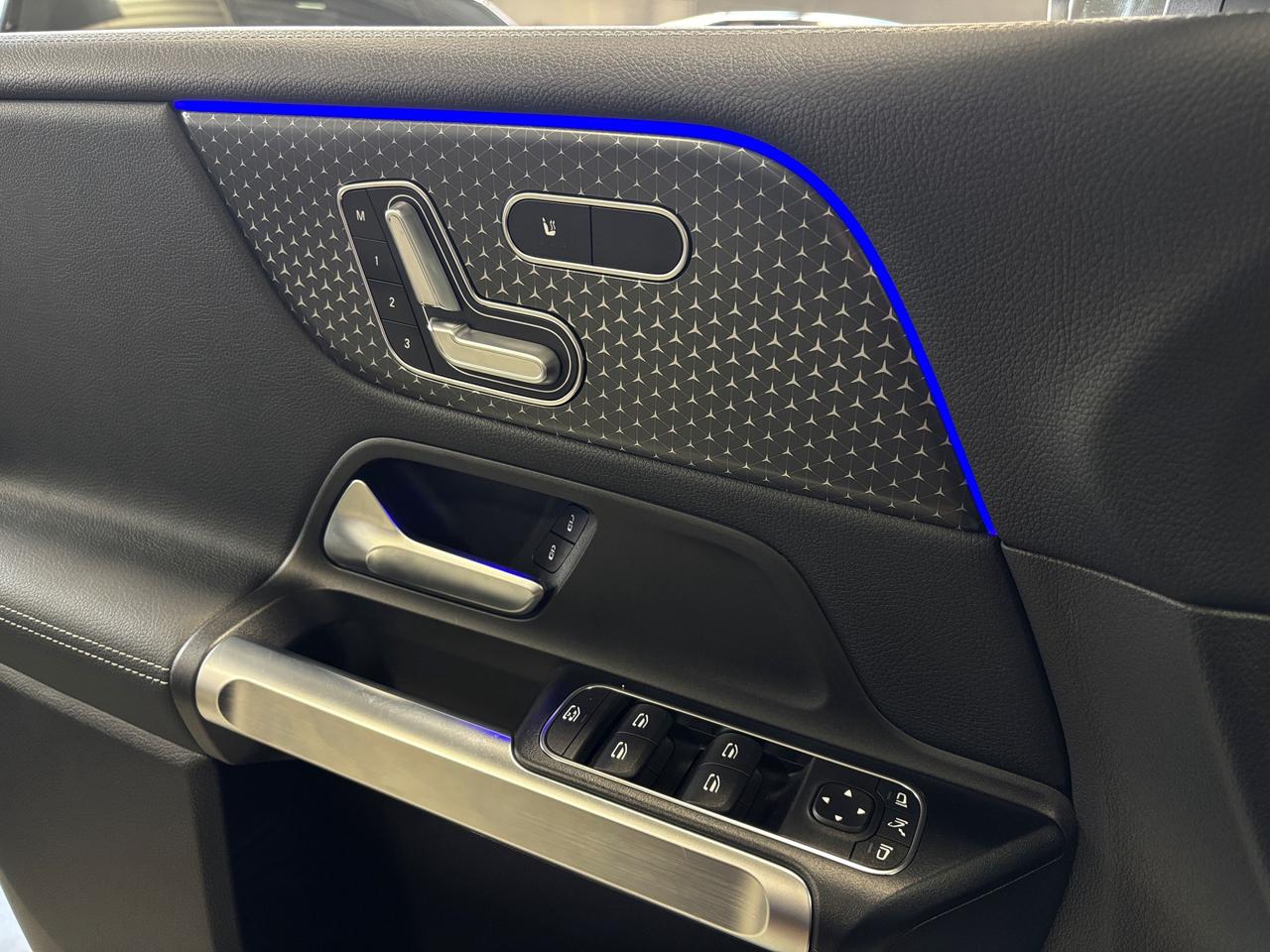 2025 Mercedes-Benz EQB EQB300|4MATIC|SUV|CLUSTERNAV|BURMESTER|AMBIENT|+++ Photo