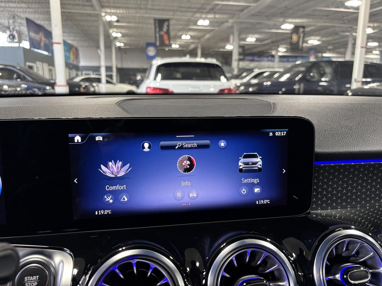 2025 Mercedes-Benz EQB EQB300|4MATIC|SUV|CLUSTERNAV|BURMESTER|AMBIENT|+++ Photo