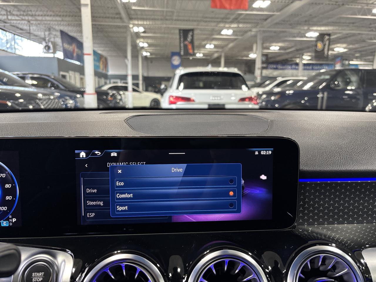 2025 Mercedes-Benz EQB EQB300|4MATIC|SUV|CLUSTERNAV|BURMESTER|AMBIENT|+++ Photo