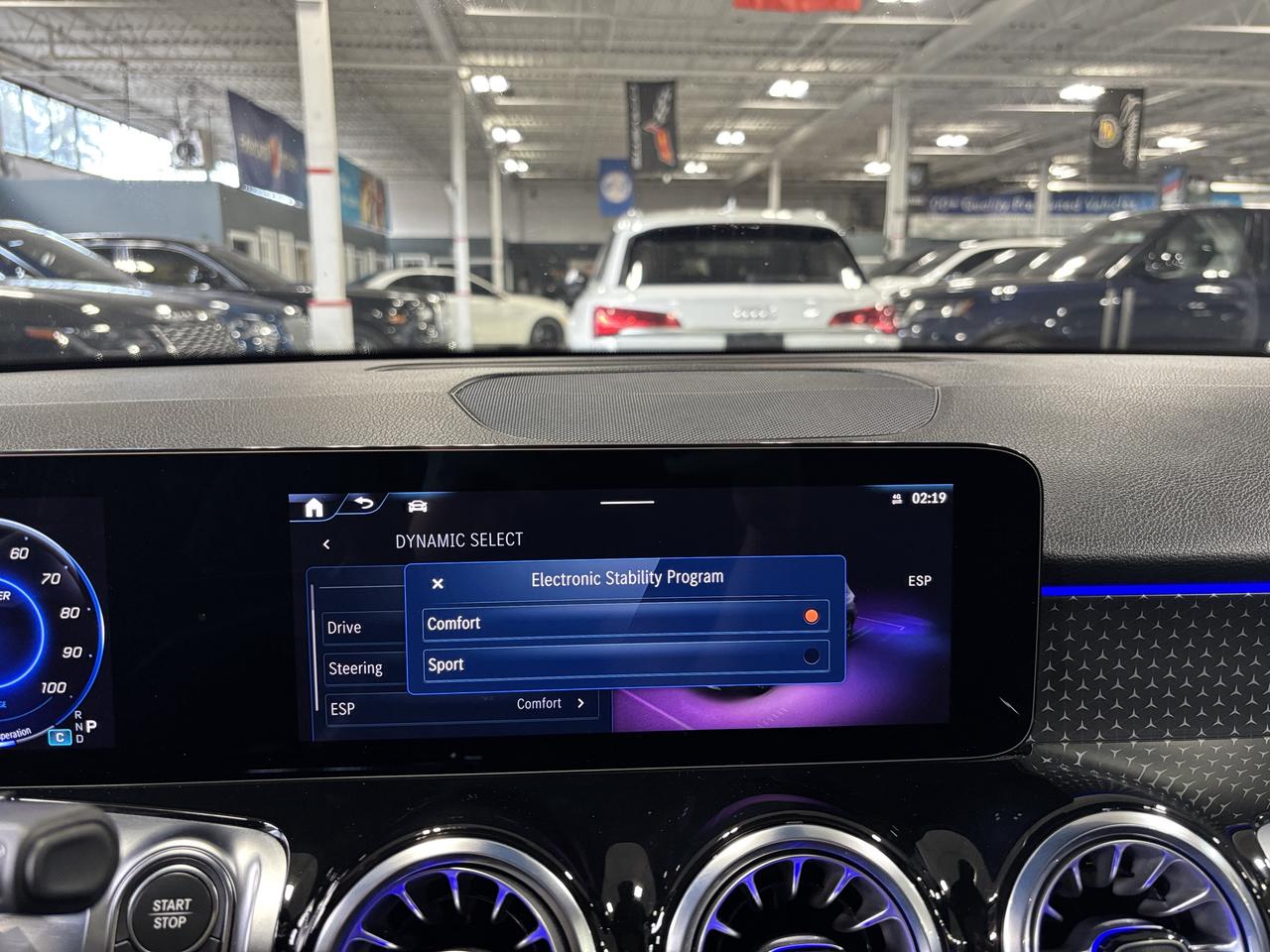 2025 Mercedes-Benz EQB EQB300|4MATIC|SUV|CLUSTERNAV|BURMESTER|AMBIENT|+++ Photo