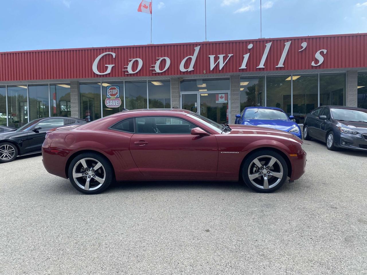 2010 Chevrolet Camaro 2LT, LOW KM'S, CLEAN CARFAX, SUNROOF, MANUAL! Photo