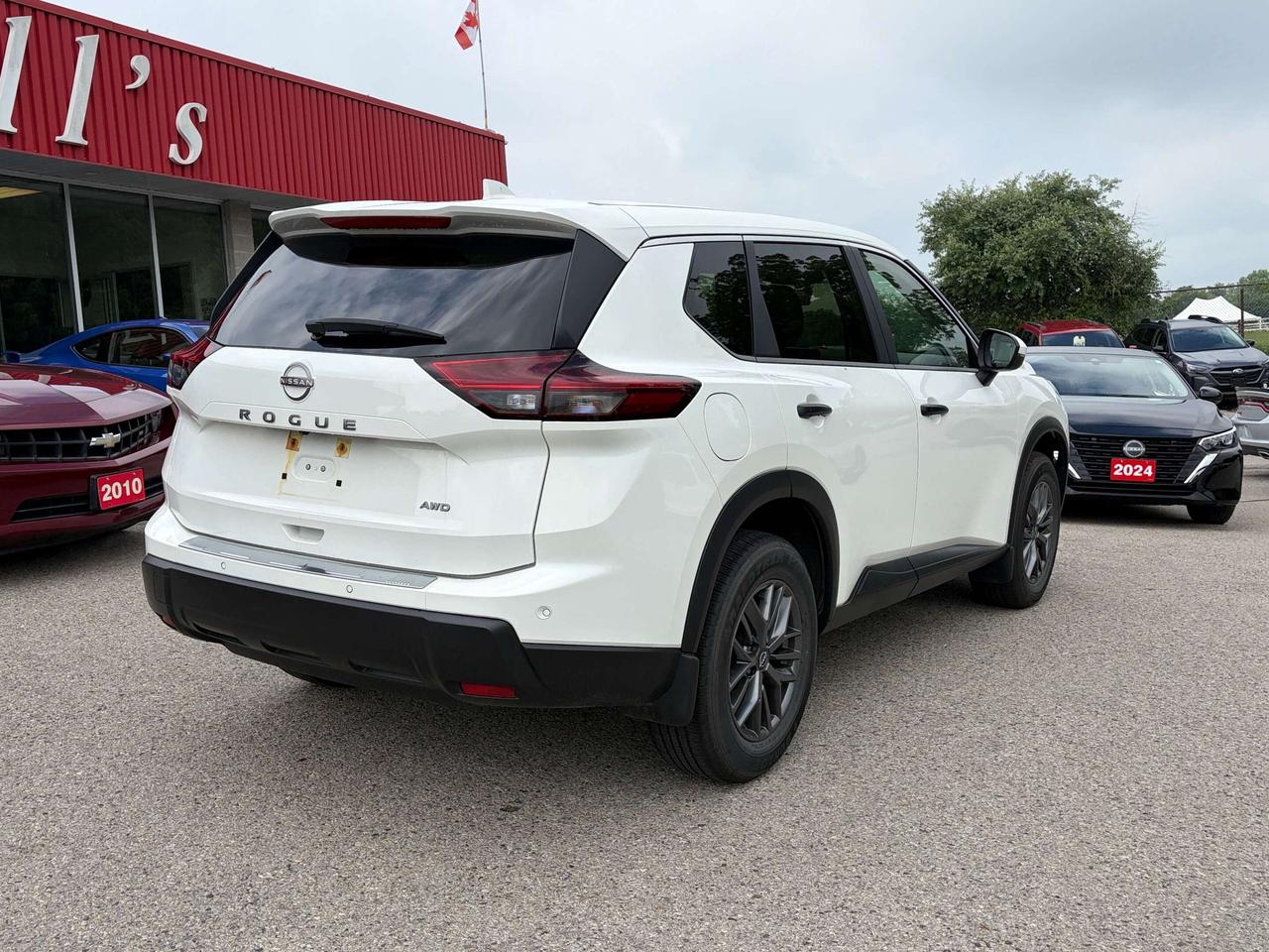 2024 Nissan Rogue S, CLEAN CARFAX, REMOTE START, BACK UP CAMERA! - Photo #8