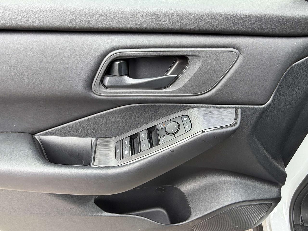 2024 Nissan Rogue S, CLEAN CARFAX, REMOTE START, BACK UP CAMERA! - Photo #13