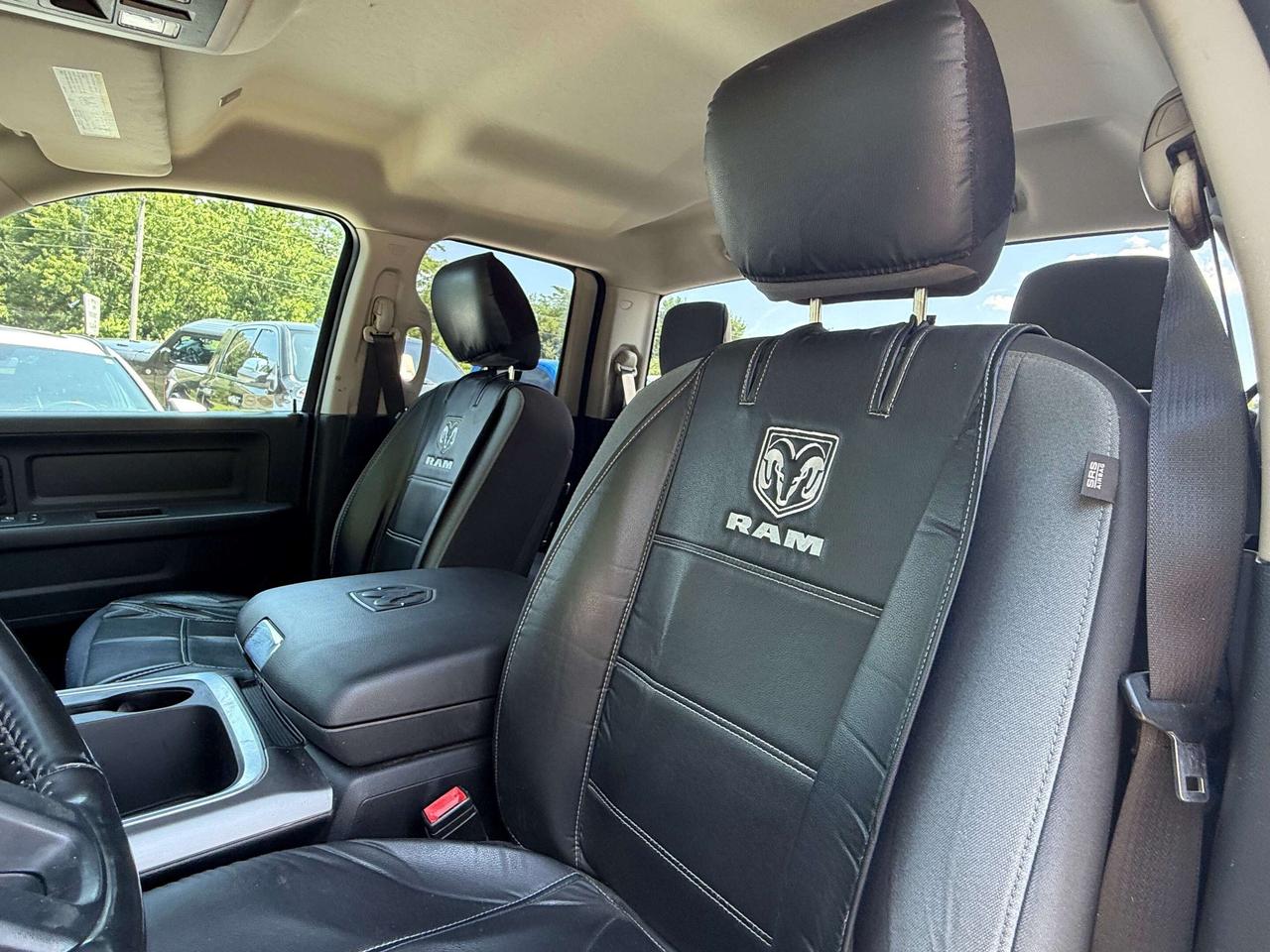 2021 RAM 1500 Classic EXPRESS, 3.6L, CLEAN CARFAX, REMOTE START! Photo