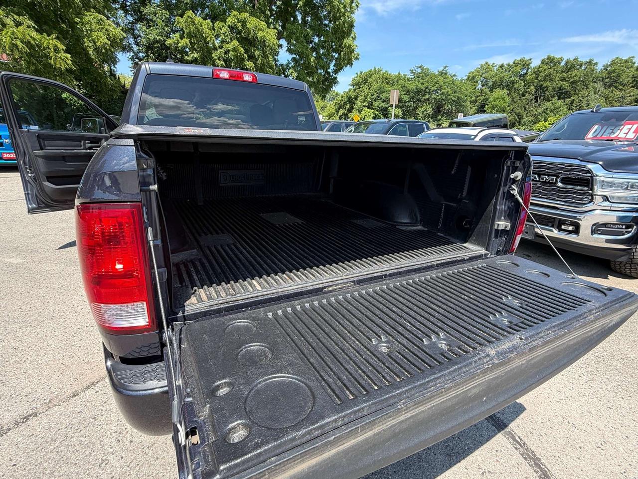 2021 RAM 1500 Classic EXPRESS, 3.6L, CLEAN CARFAX, REMOTE START! - Photo #12