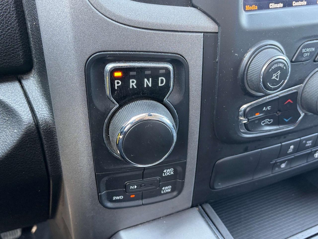 2021 RAM 1500 Classic EXPRESS, 3.6L, CLEAN CARFAX, REMOTE START! - Photo #15