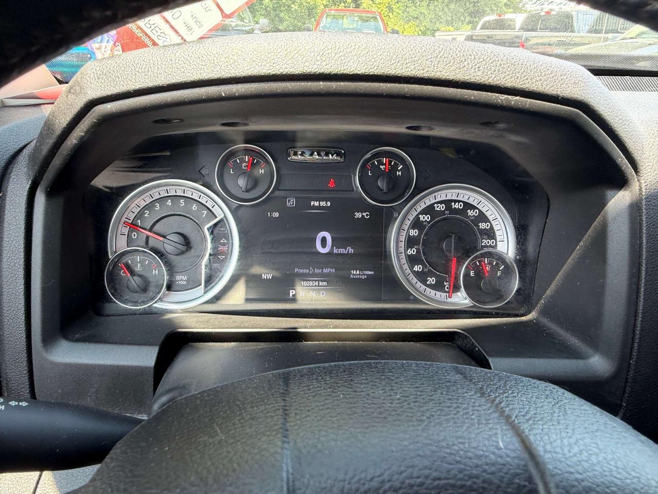 2021 RAM 1500 Classic EXPRESS, 3.6L, CLEAN CARFAX, REMOTE START! Photo
