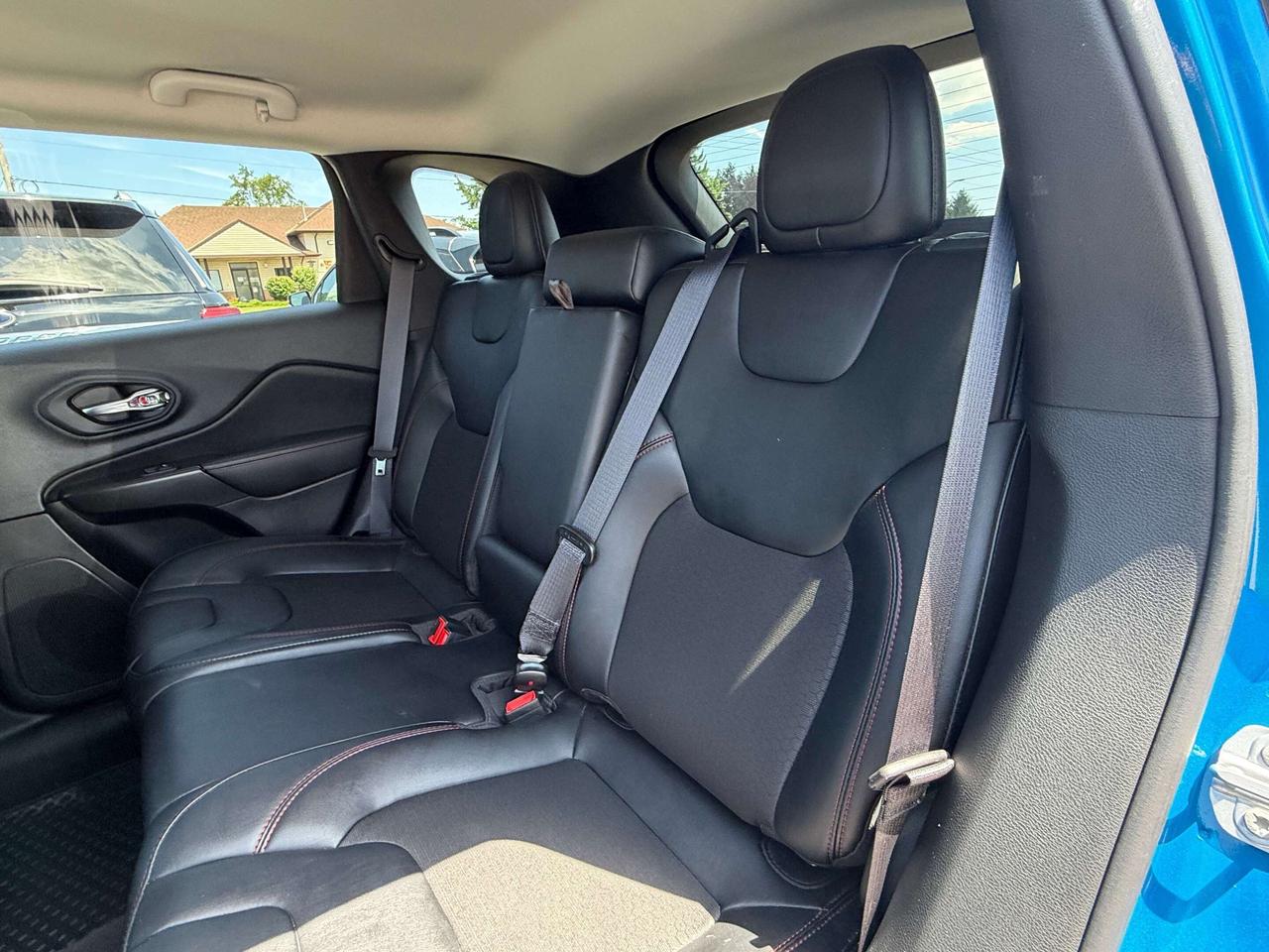 2022 Jeep Cherokee TRAILHAWK, CLEAN CARFAX, REMOTE START, BACK UP CAM - Photo #11