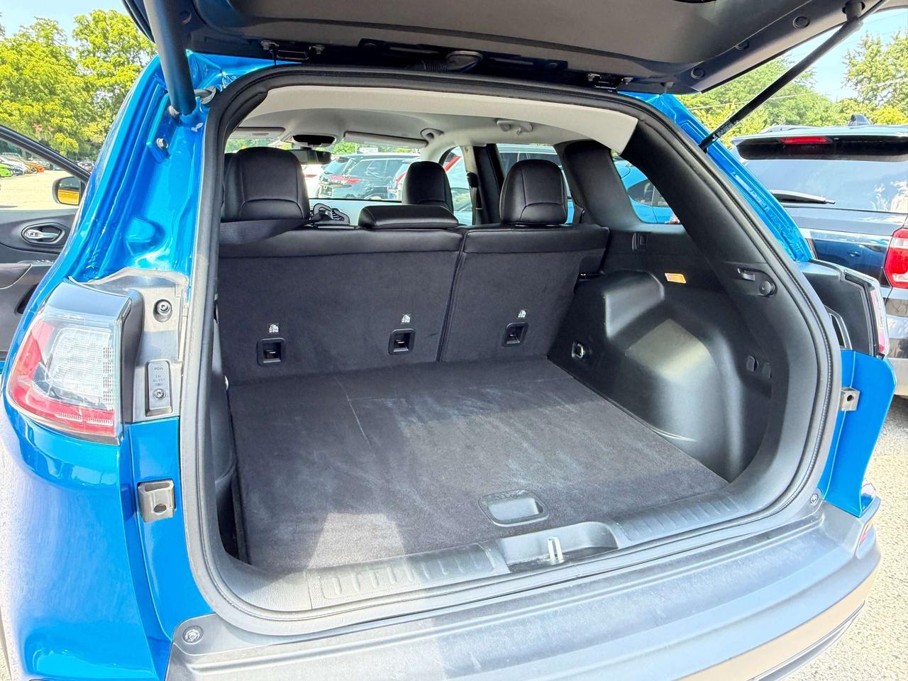 2022 Jeep Cherokee TRAILHAWK, CLEAN CARFAX, REMOTE START, BACK UP CAM Photo