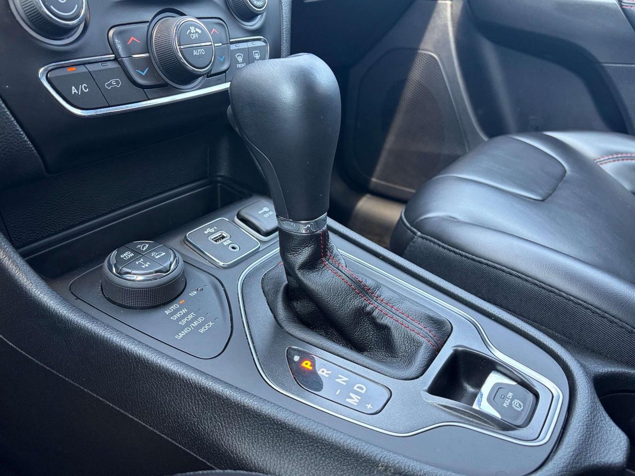 2022 Jeep Cherokee TRAILHAWK, CLEAN CARFAX, REMOTE START, BACK UP CAM - Photo #16