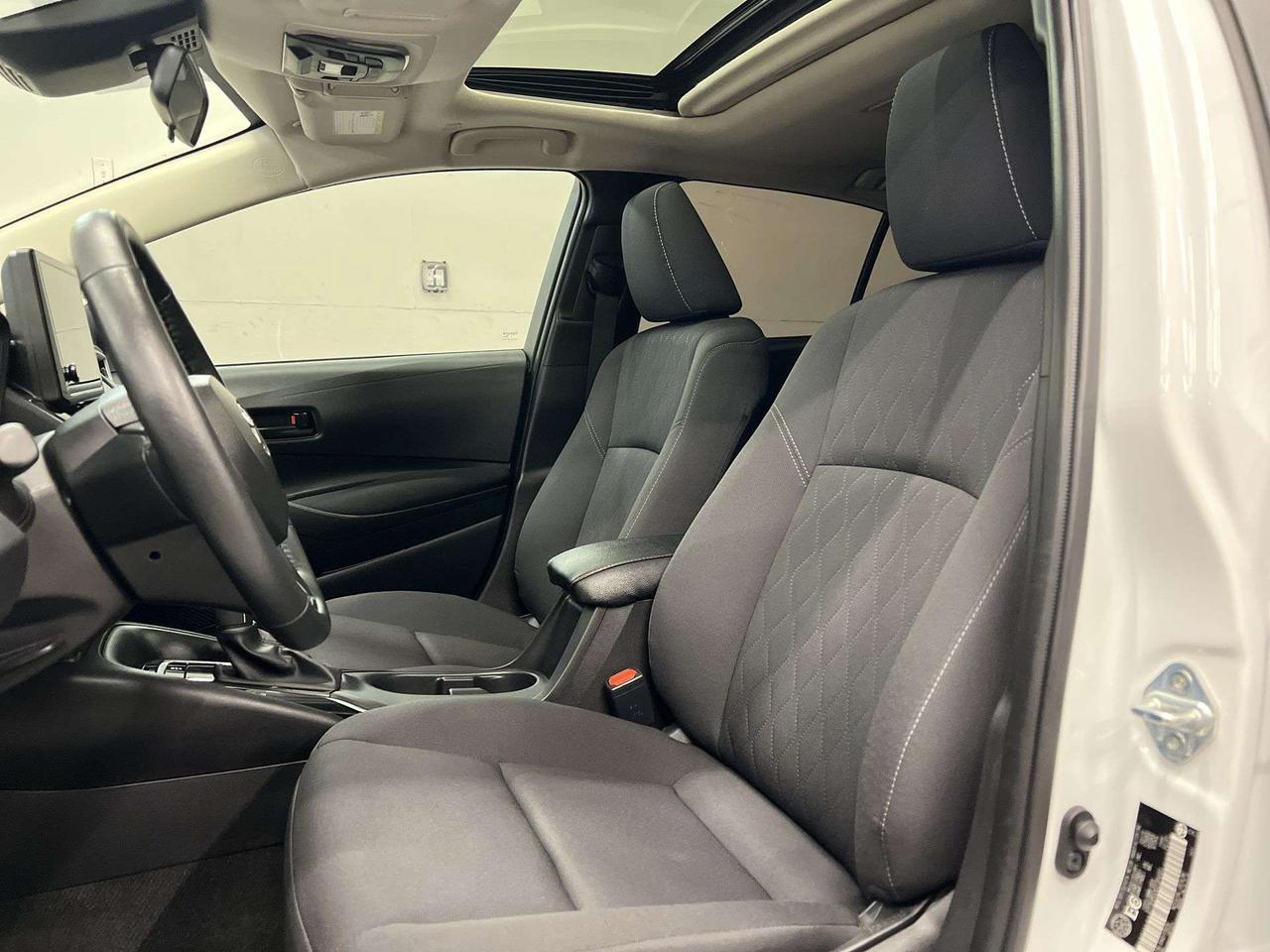 2025 Toyota Corolla LE UPGRADE | SUNROOF |HTD SEATS | CARPLAY | ALLOYS Photo