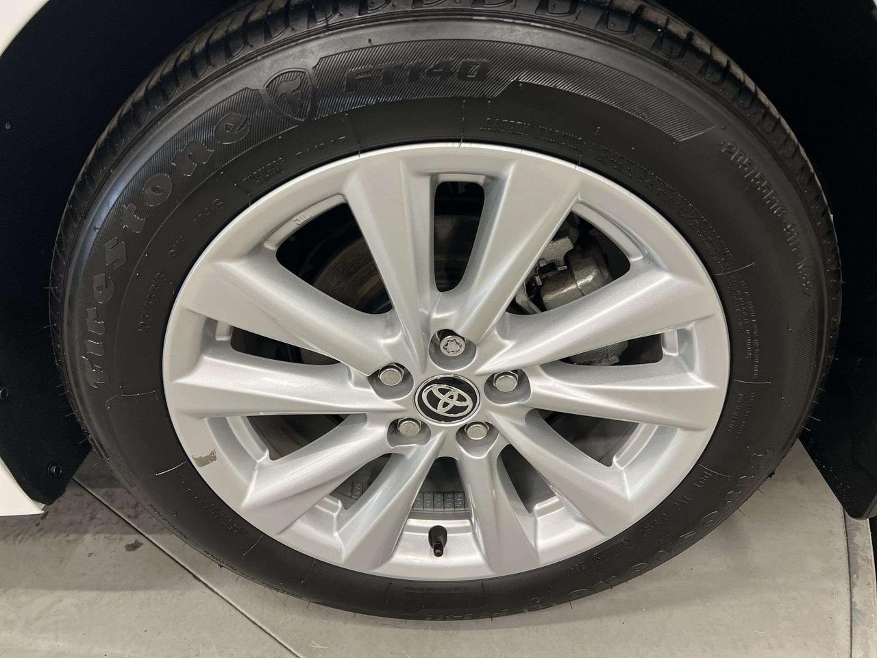2025 Toyota Corolla LE UPGRADE | SUNROOF |HTD SEATS | CARPLAY | ALLOYS Photo