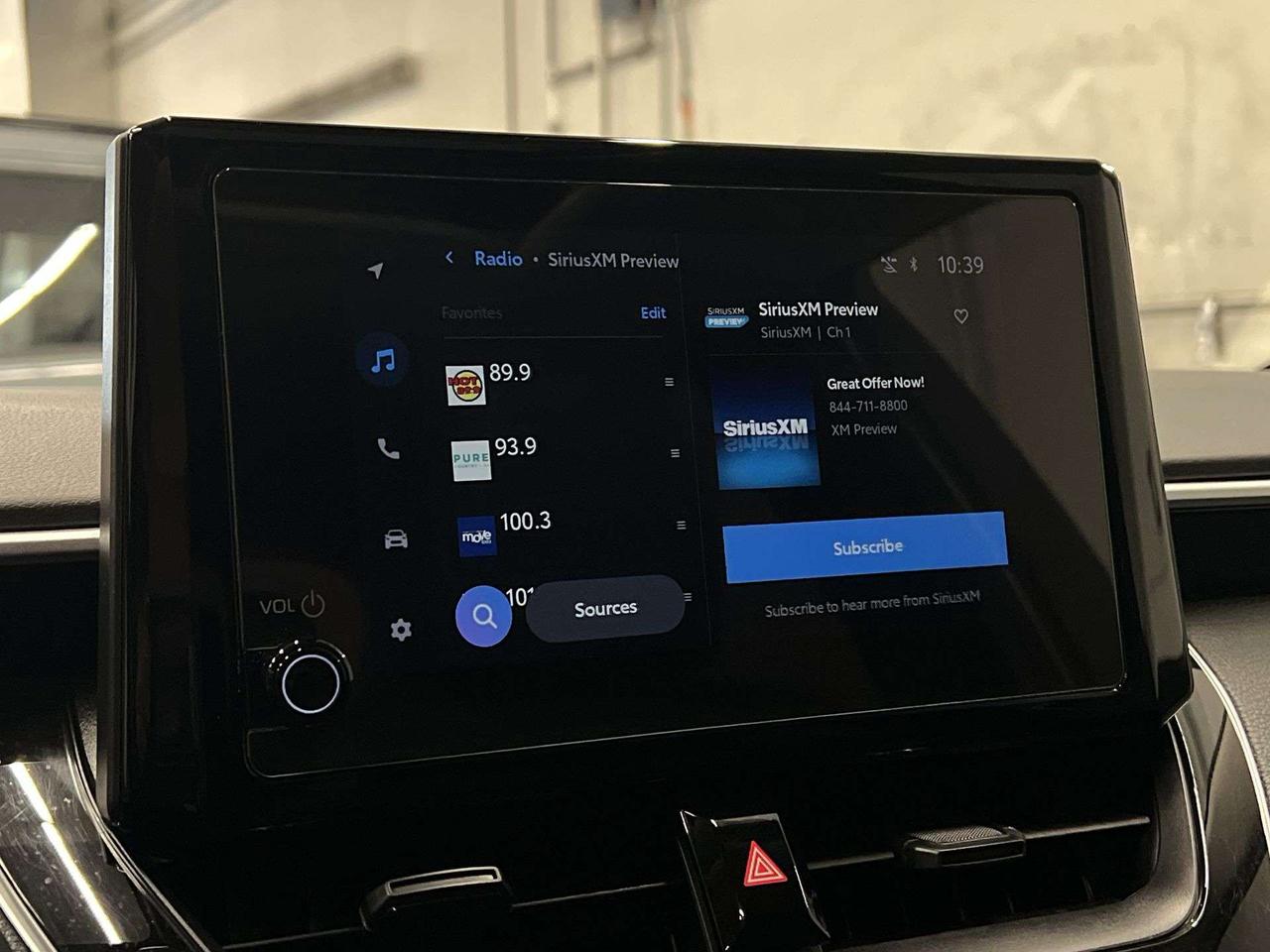 2025 Toyota Corolla LE UPGRADE | SUNROOF |HTD SEATS | CARPLAY | ALLOYS Photo