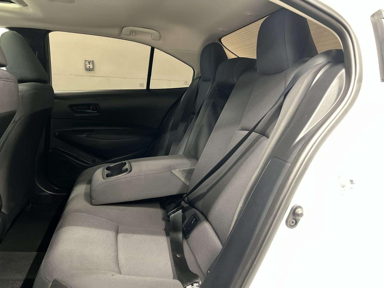 2025 Toyota Corolla LE UPGRADE | SUNROOF |HTD SEATS | CARPLAY | ALLOYS Photo