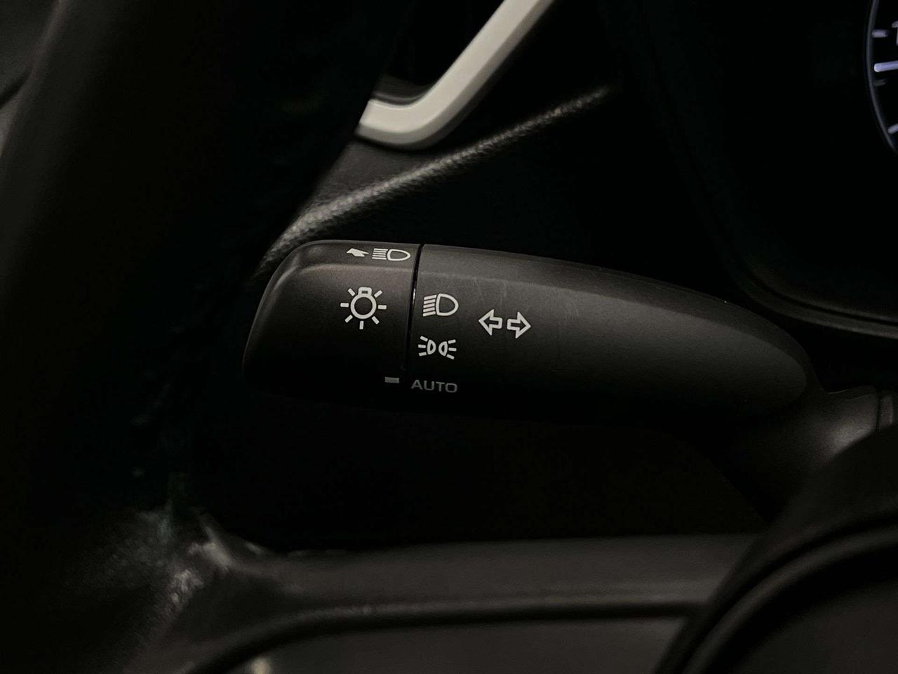 2025 Toyota Corolla LE UPGRADE | SUNROOF |HTD SEATS | CARPLAY | ALLOYS Photo