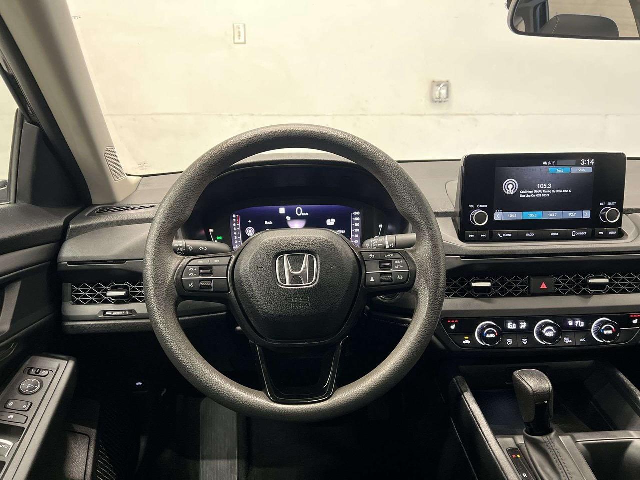 2023 Honda Accord AUTO | SUNROOF |HTD SEATS | CARPLAY | REMOTE START Photo