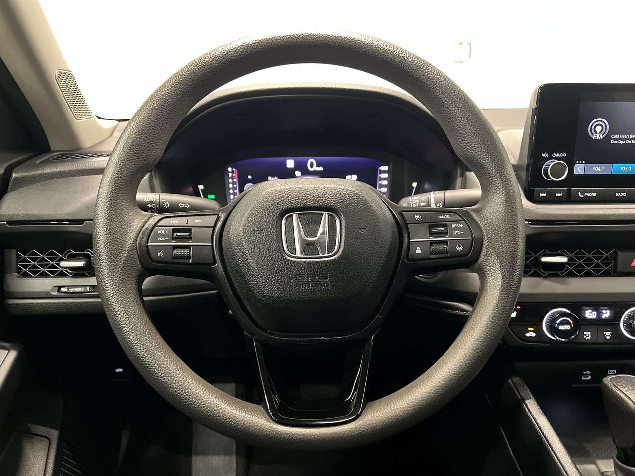2023 Honda Accord AUTO | SUNROOF |HTD SEATS | CARPLAY | REMOTE START Photo