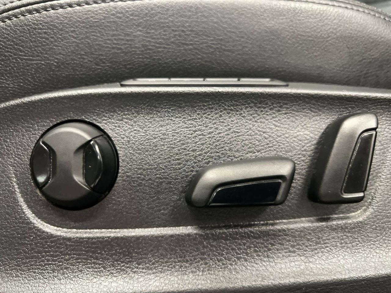 2015 Volkswagen Passat HIGHLINE | LOW KMS! | HTD LEATHER | SUNROOF | NAV Photo