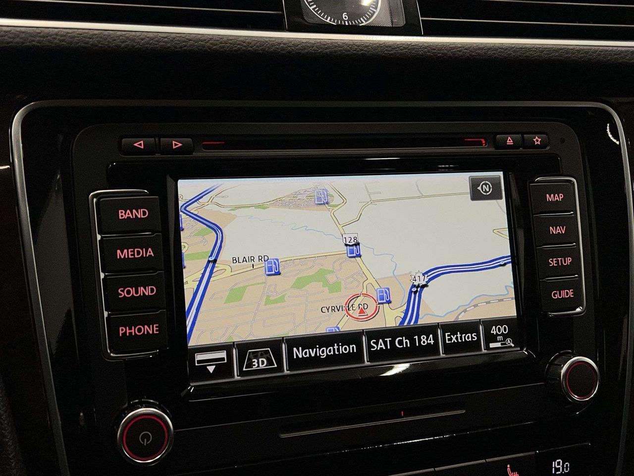 2015 Volkswagen Passat HIGHLINE | LOW KMS! | HTD LEATHER | SUNROOF | NAV Photo