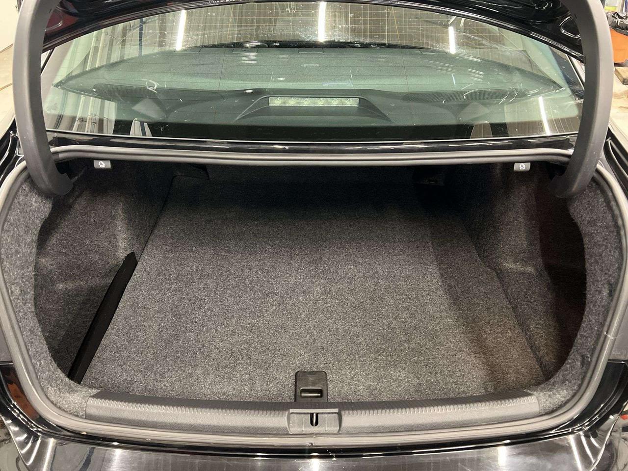 2015 Volkswagen Passat HIGHLINE | LOW KMS! | HTD LEATHER | SUNROOF | NAV Photo