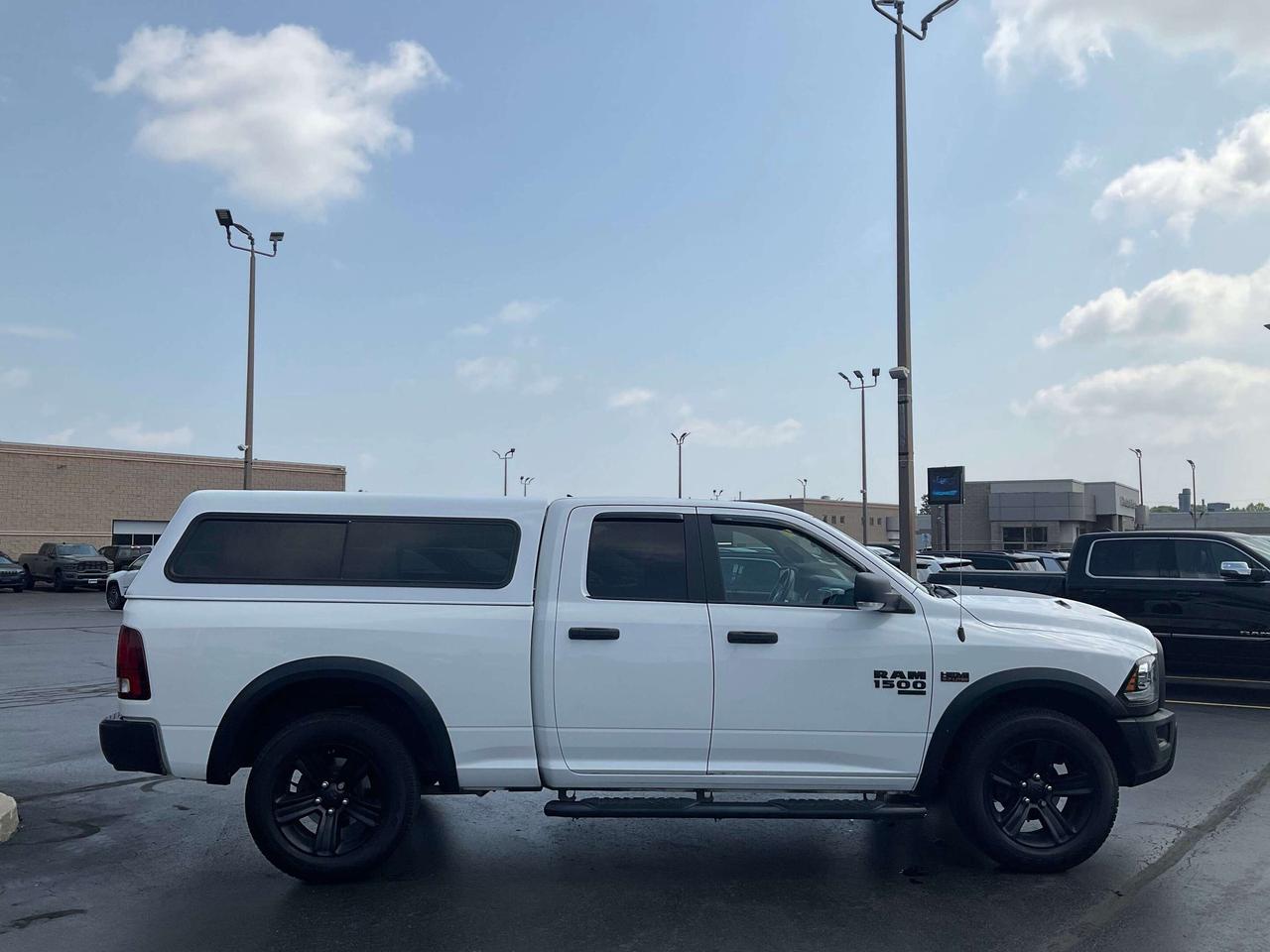 2022 RAM 1500 Classic WARLOCK Photo3