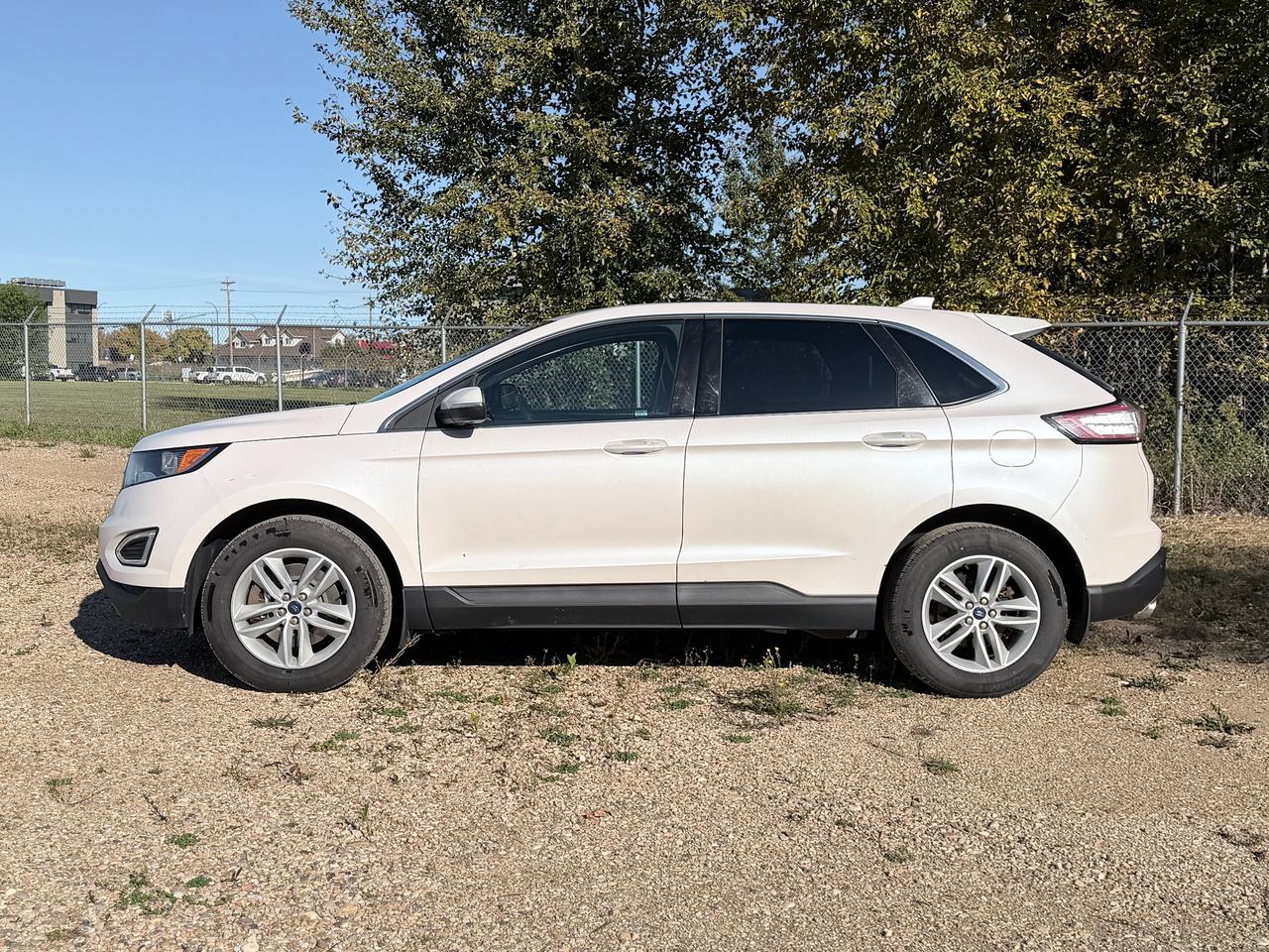 2018 Ford Edge SEL Photo1